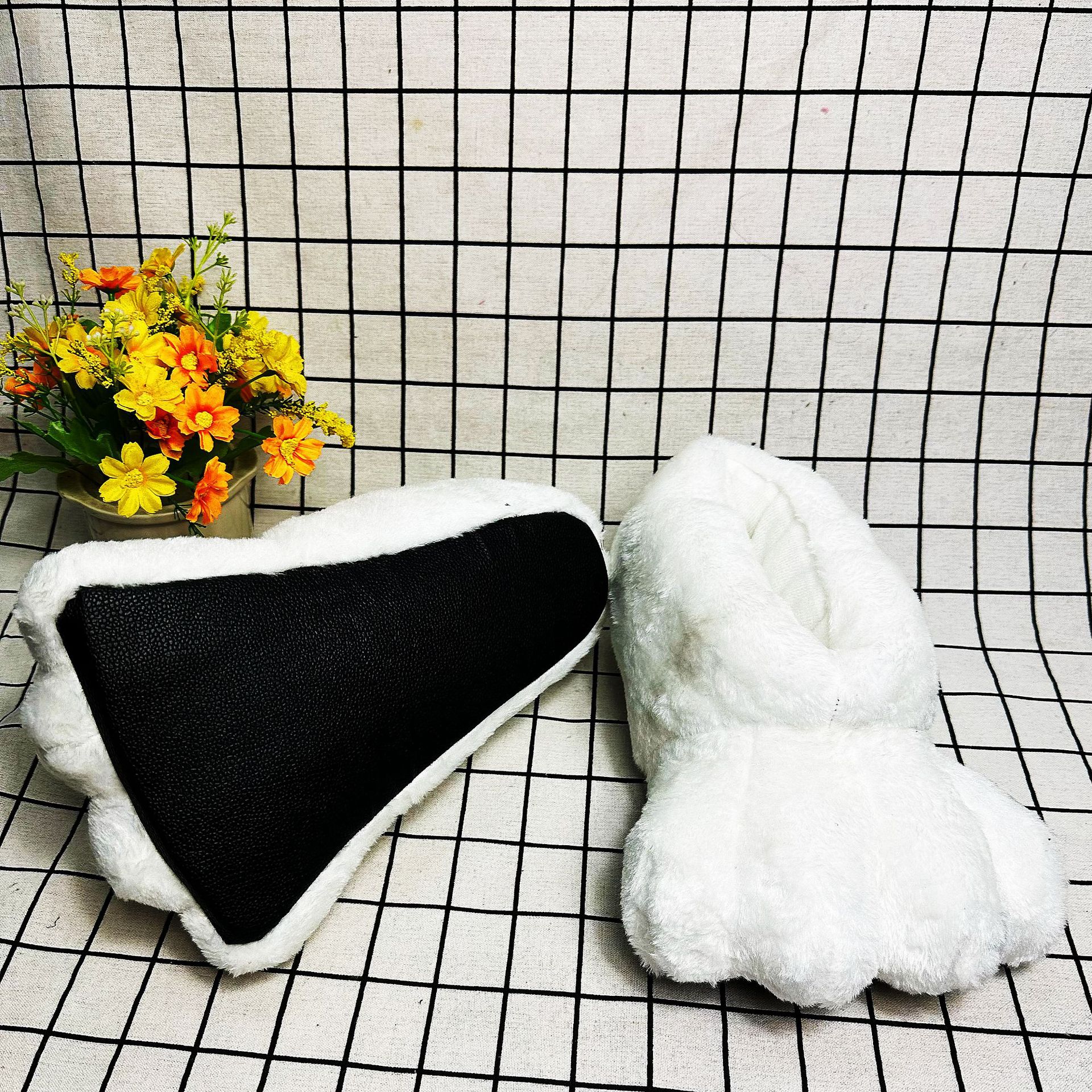 In Stock Rabbit Paw Slippers H - Sewing House ulasan dan harga